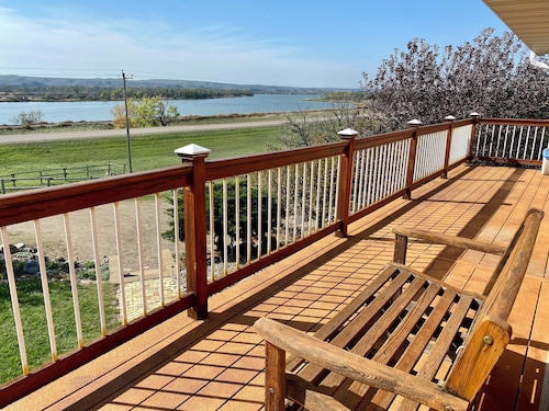 Farm Island Missouri River Views