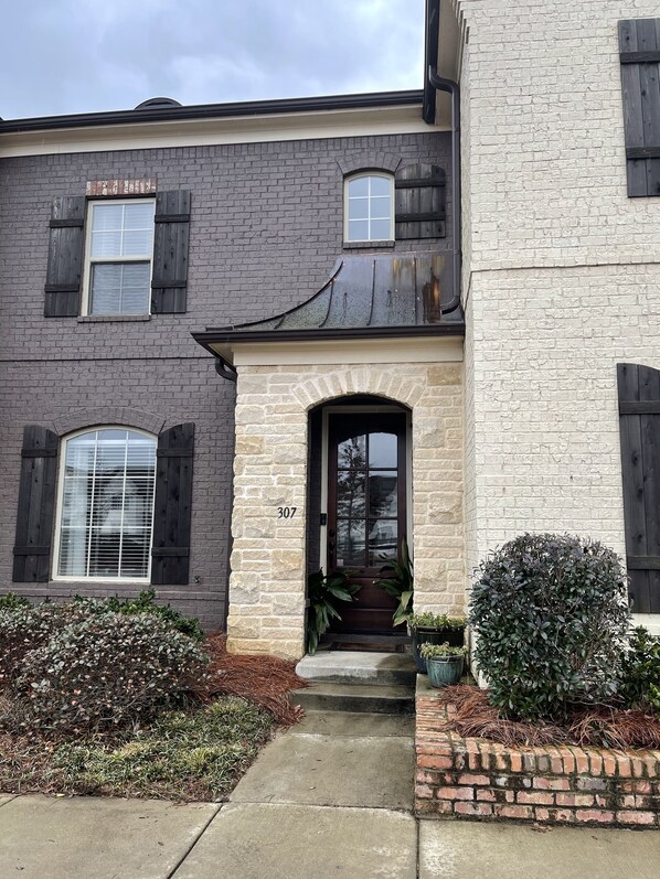 Exterior detail - 3 bdr & 3.5 baths condo off S. Lamar and minutes from The Square and Ole Miss! (Oxford)