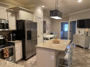 Fridge, microwave, oven, stovetop - 3 bdr & 3.5 baths condo off S. Lamar and minutes from The Square and Ole Miss! (Oxford)