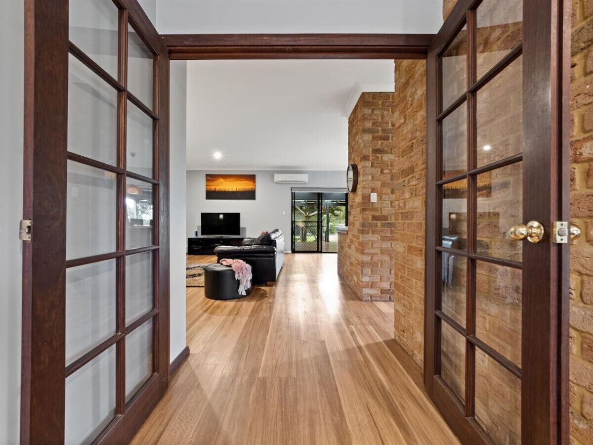 Smart TV, chimenea, Netflix y tenis de mesa 