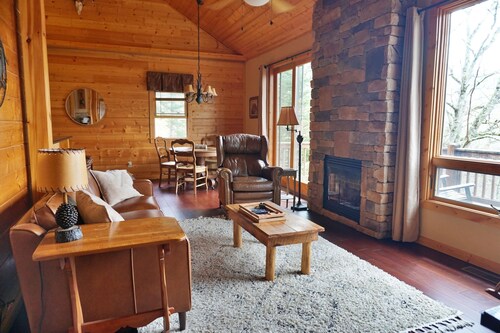 Maggie Valley Cabin w/ Deck & Mtn Views by Blue Ridge Pkwy