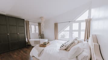 5 Schlafzimmer, Schreibtisch, Bügeleisen/Bügelbrett, kostenloses WLAN