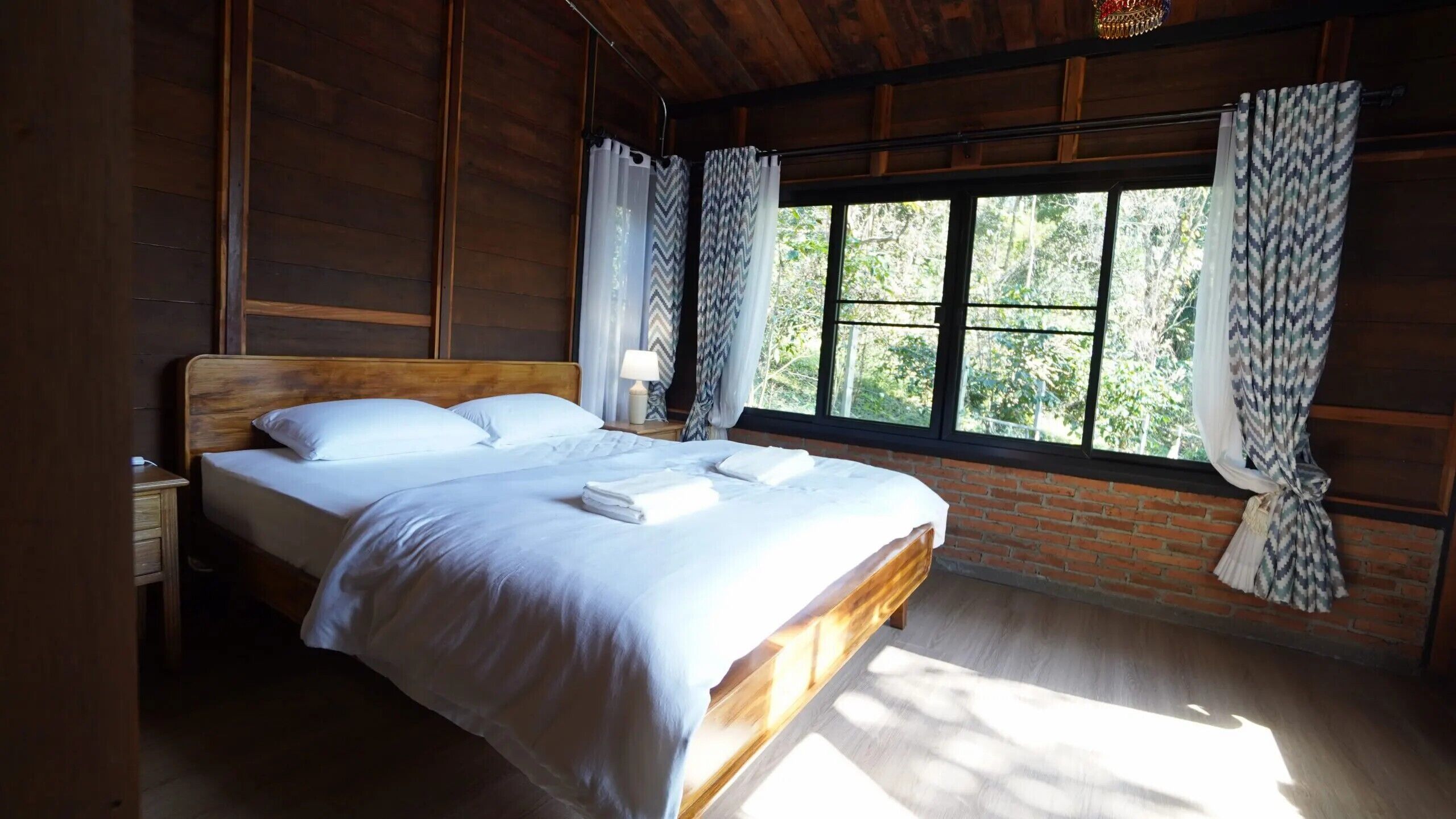 Superior Cabin | Blackout curtains, free WiFi, bed sheets