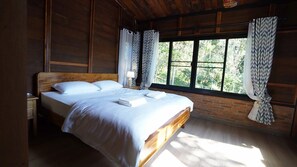 Superior Cabin | Blackout drapes, free WiFi, bed sheets - Goodvibes Cabins Chiang Mai (Doi Saket)