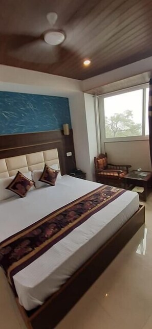 Deluxe Room | Free WiFi - Cozy Homestay (Dehradun)