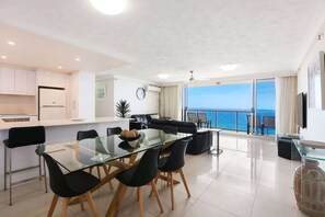 Interior - 32B Peninsula Summary (Surfers Paradise)