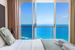 2 bedrooms, iron/ironing board, WiFi, bed sheets - 32B Peninsula Ocean Views Near Cavill Mall (Surfers Paradise)