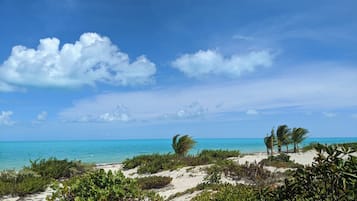 Beach nearby, sun-loungers, beach towels
