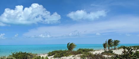 Beach nearby, sun loungers, beach towels