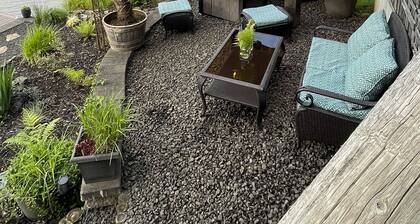 Lakefront Cabin in Eatonville, WA