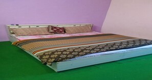 Basic Double Room | Free WiFi - Tarkeshwarm Hill View Resort (Satpuli)