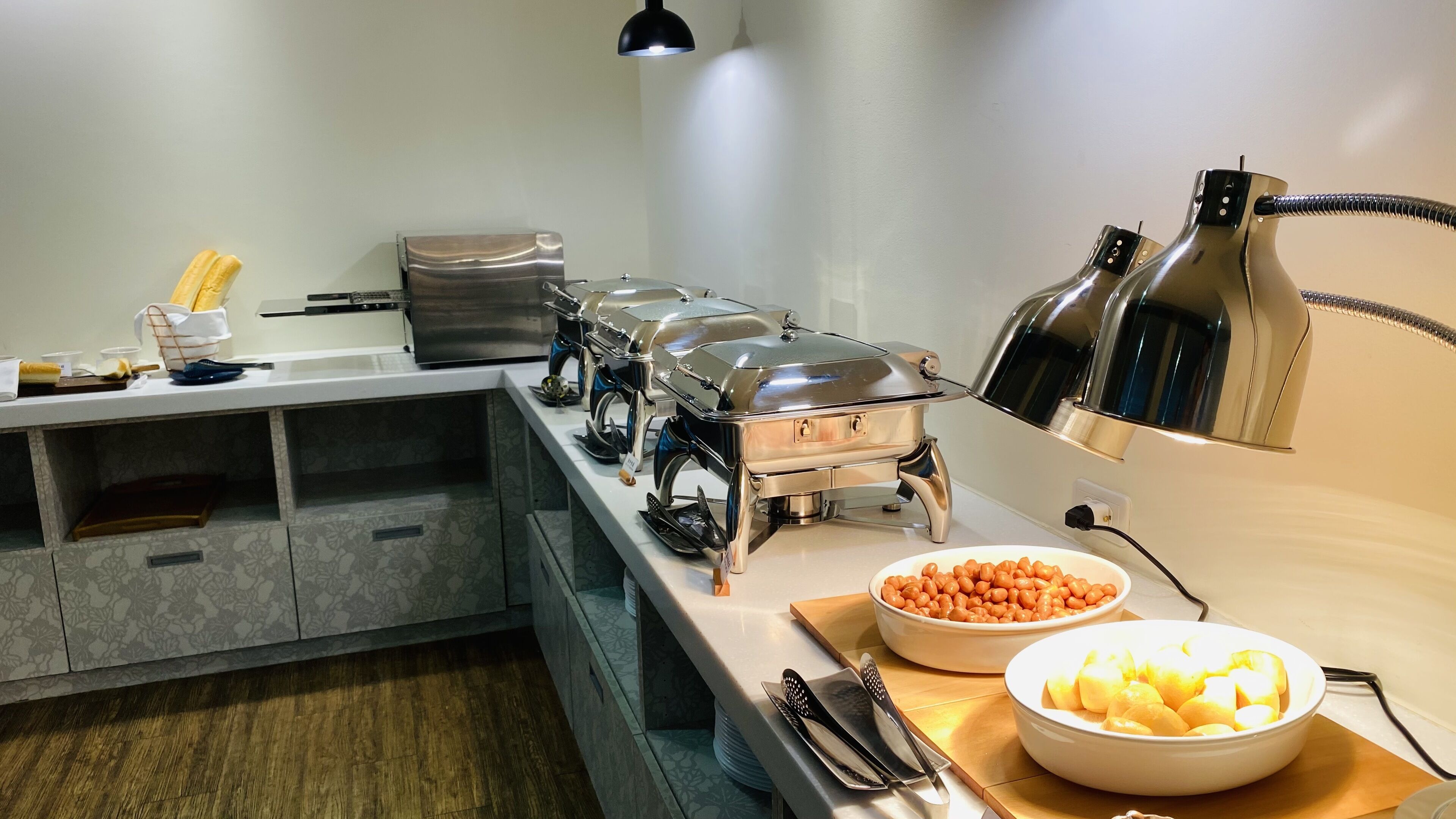 free daily self-service breakfast