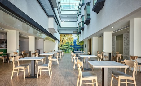 Restaurant. Oursea Hotel