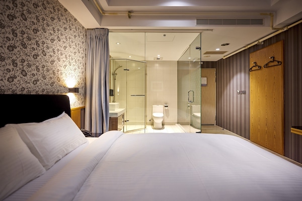 Classic-Zimmer | Minibar, Schreibtisch, laptopgeeigneter Arbeitsplatz