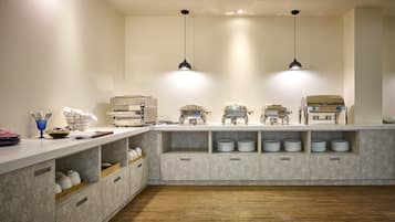 Petit déjeuner en libre-service compris tous les jours