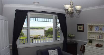 Queen suite with breakfast