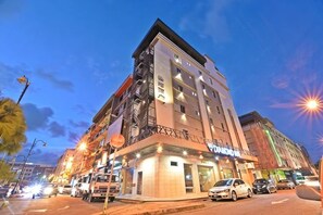 Unclassified image, 2 of 5, button - Diamond Inn (Kota Kinabalu)