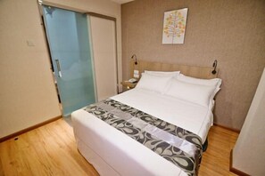 Iron/ironing board - Diamond Inn (Kota Kinabalu)