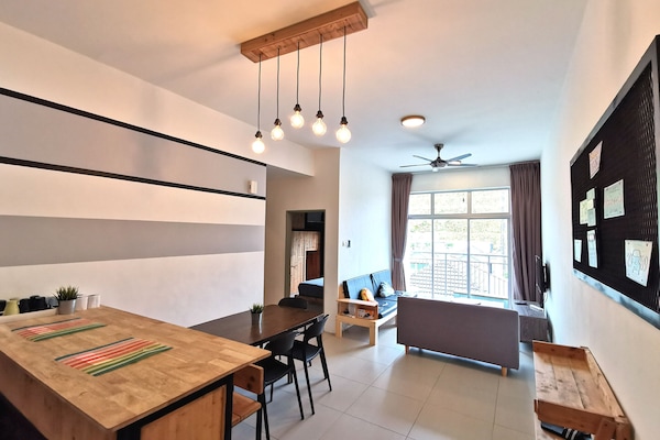 Apartment (The Woodz x Loft) | Wohnbereich | Flachbildfernseher