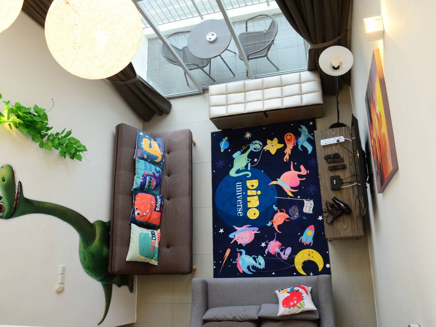 Huoneisto (The Woodz x Big Dino) | Oleskelualue | Taulutelevisio