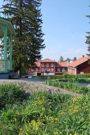 Property grounds - Bergshotellet (Jarvso)