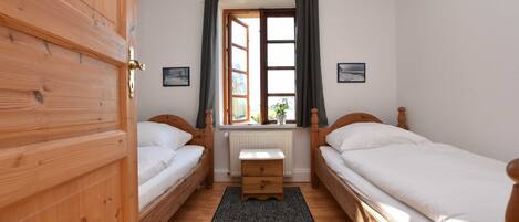 3 soverom og reiseseng for barn
