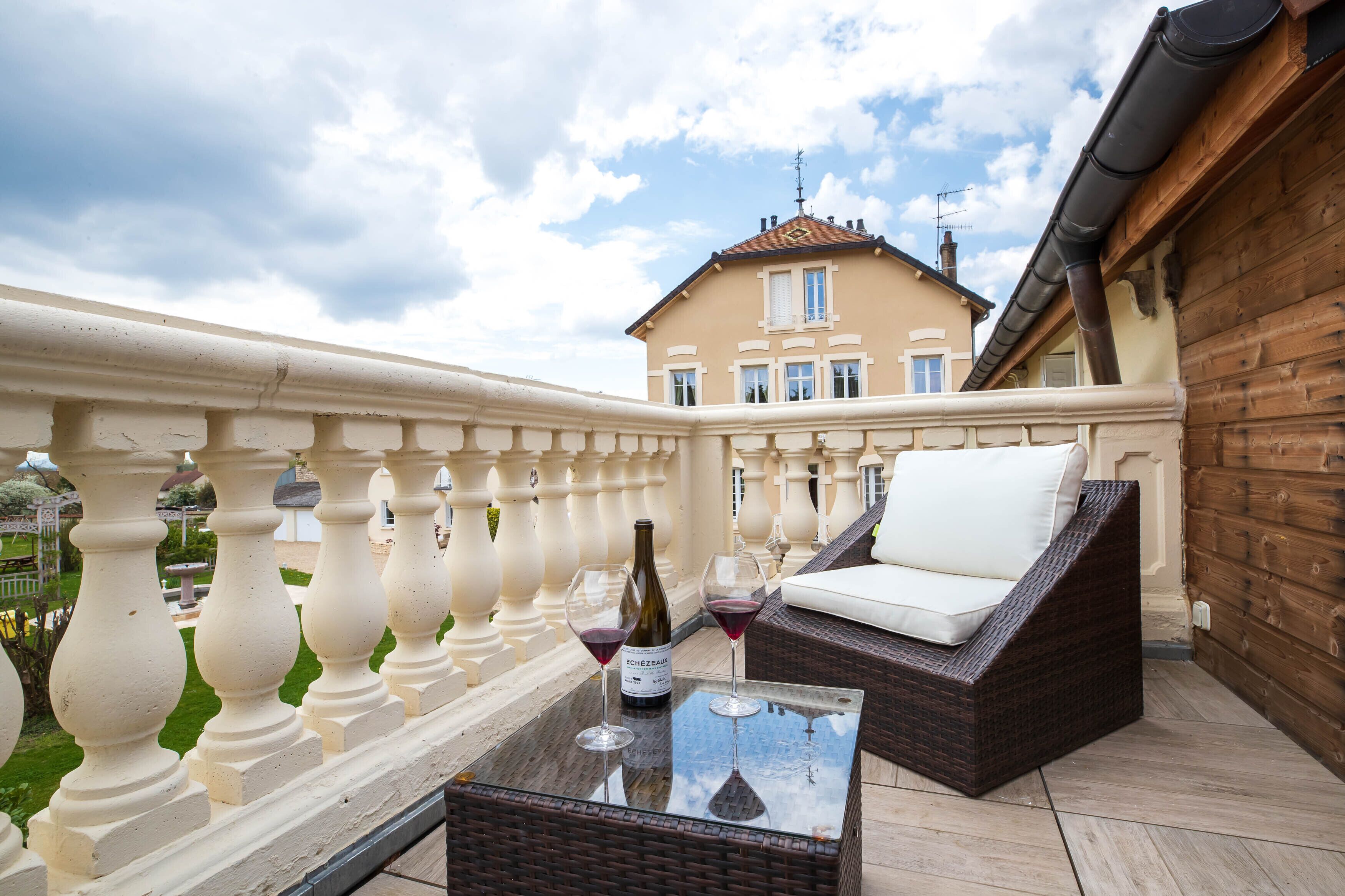 Deluxe Cottage | 2 bedrooms, premium bedding, pillowtop beds, individually decorated