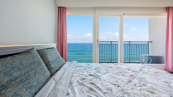 Basic Room, 1 Bedroom (401(Oceanview)) | Exterior - Gangneung Haerang Pension (Gangneung)