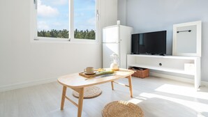 Basic Room, 1 Bedroom (406 (mountain view))