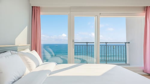 Gangneung Haerang Pension