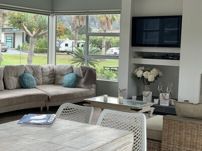 Entertainers Home at the Beach