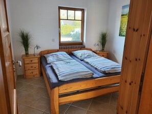 2 Schlafzimmer, Reisekinderbett, WLAN
