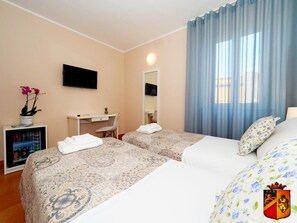 Standard Triple Room - Palazzo Toraldo di Francia (Tropea)