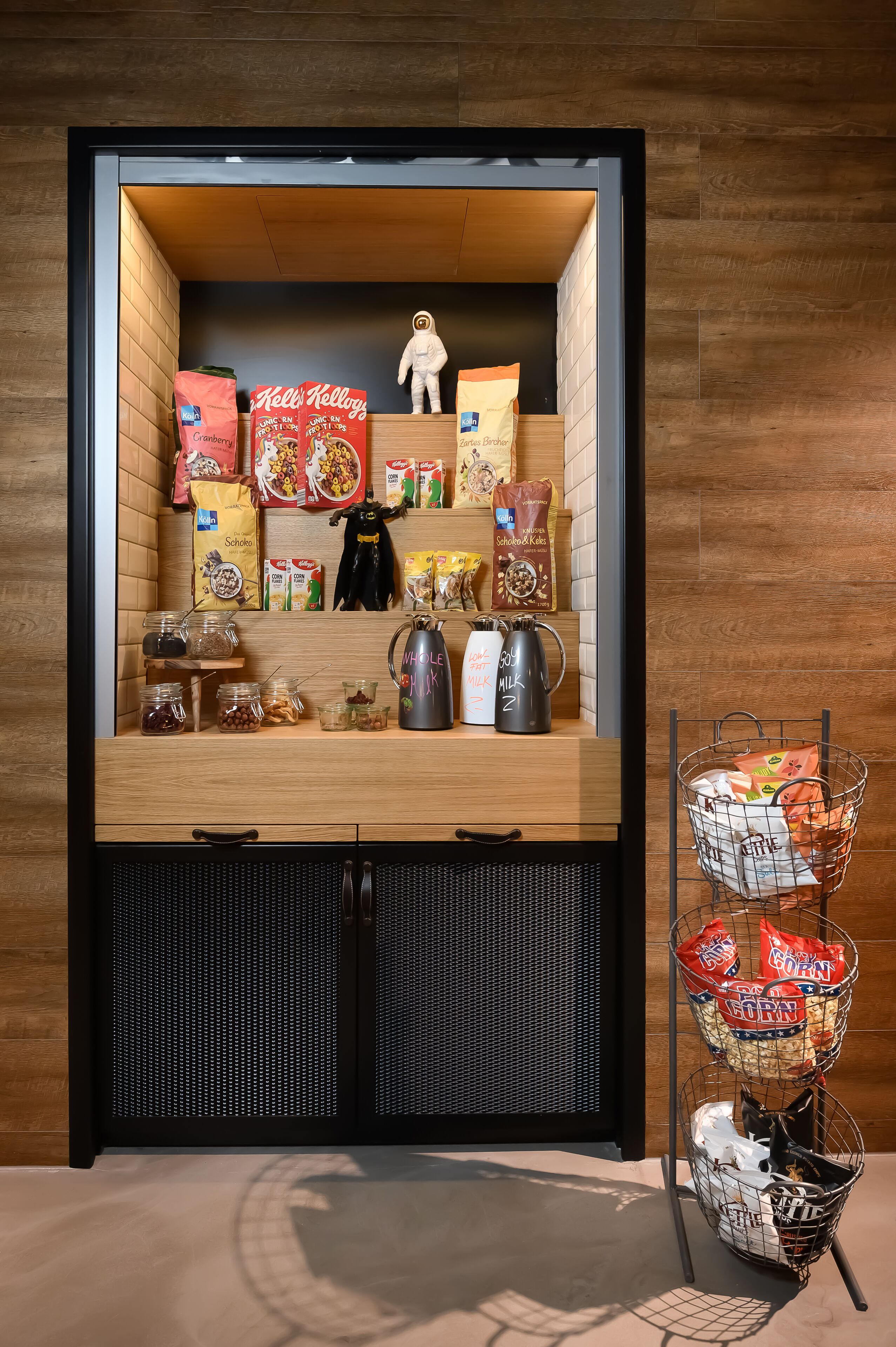 Daily buffet breakfast (EUR 18 per person)