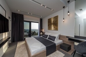 4 bedrooms, in-room safe, iron/ironing board, travel crib - Villa Aria with Heated Pool, Sauna & Jacuzzi (Lun)