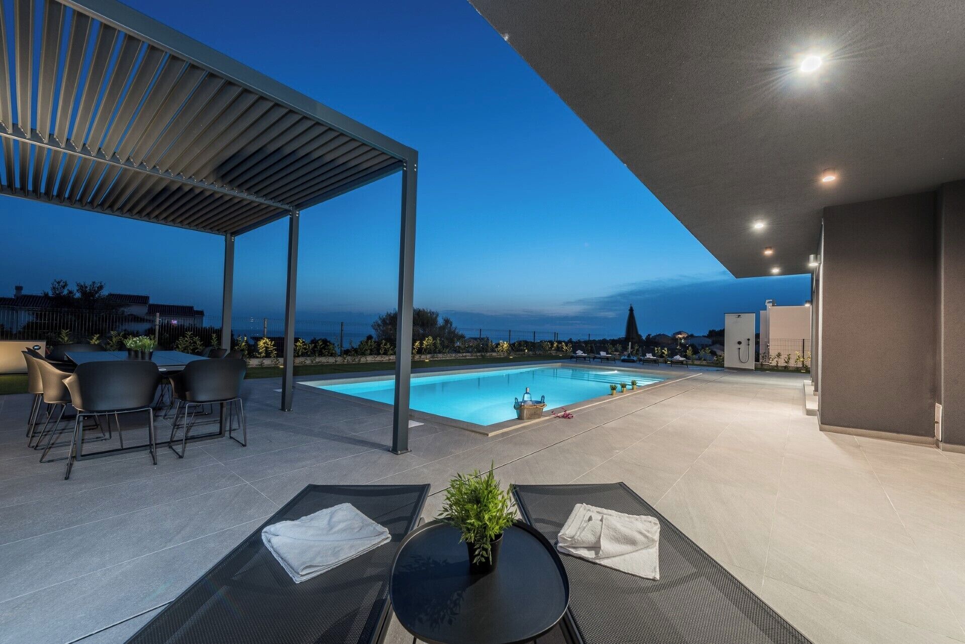 Piscine extérieure, piscine chauffée