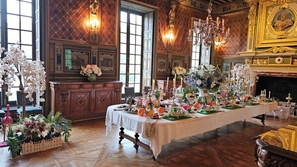 Banquet hall
