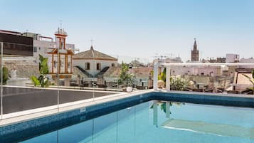 Outdoor pool, sun loungers