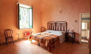 2 chambres, accĂšs au Wi-Fi (inclus), literie fournie