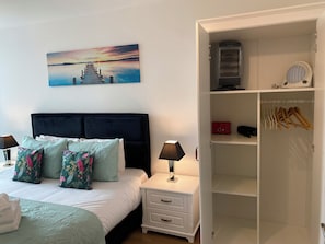 Iron/ironing board, WiFi, bed sheets