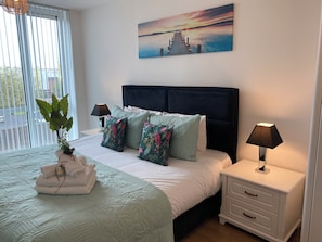 Iron/ironing board, WiFi, bed sheets