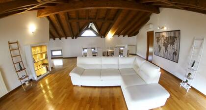 DOUBLE ROOM SHARED BATHROOM IN DONIZETTI ATTIC