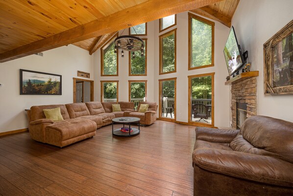 Smart TV, chimenea y videojuegos 