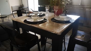 Cottage Confort, salle de bains attenante, vue jardin | Divers