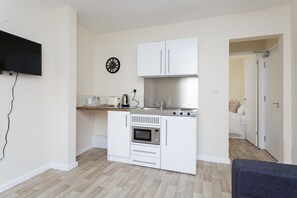 Apartment, Ensuite (Flat 1) | Dapur peribadi