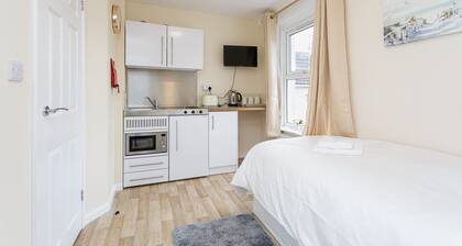 Blackberry - Stylish Self-contained Flats in Soton City Centre