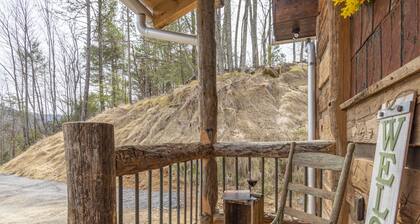 Cedar Cliff Cabin at Rivers Edge Rentals. Luxurious reclaimed 125 year old cabin