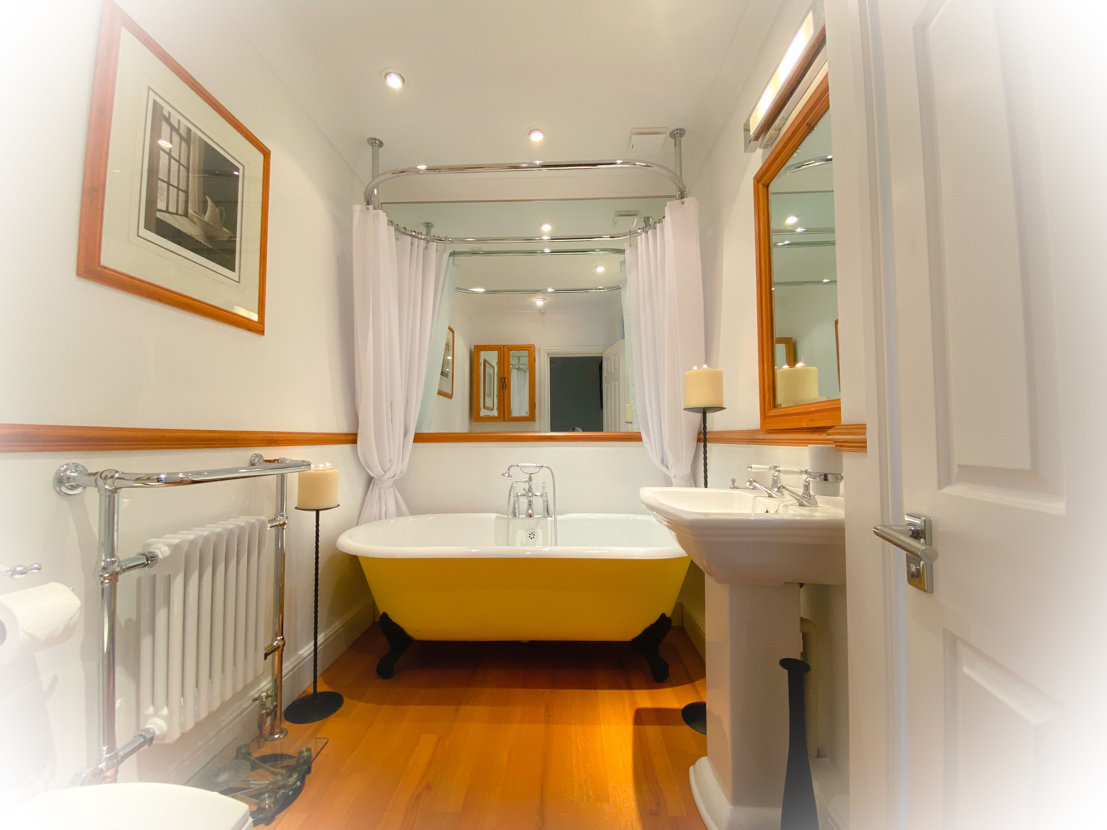 Combined shower/bathtub, hair dryer