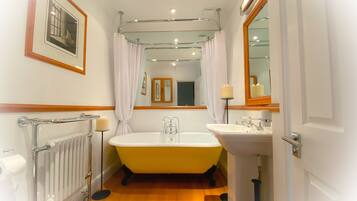Combined shower/bathtub, hair dryer