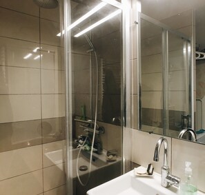 Hair dryer, towels